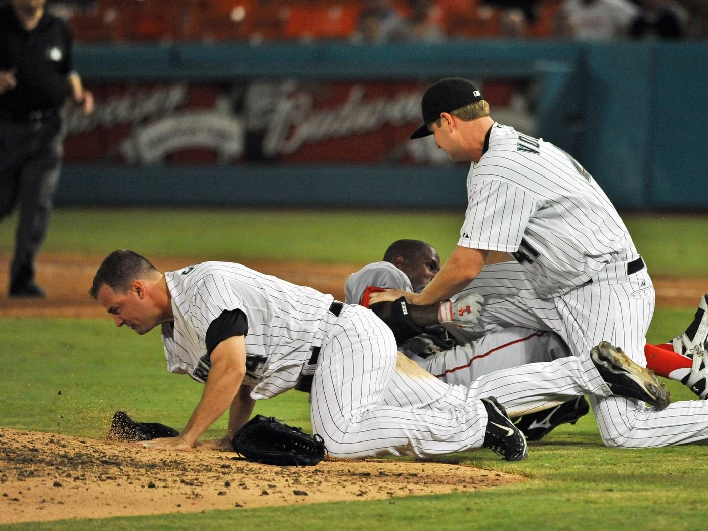 15-year Marliniversary: Washington’s Morgan charges Chris Volstad in benches-clearing brawl