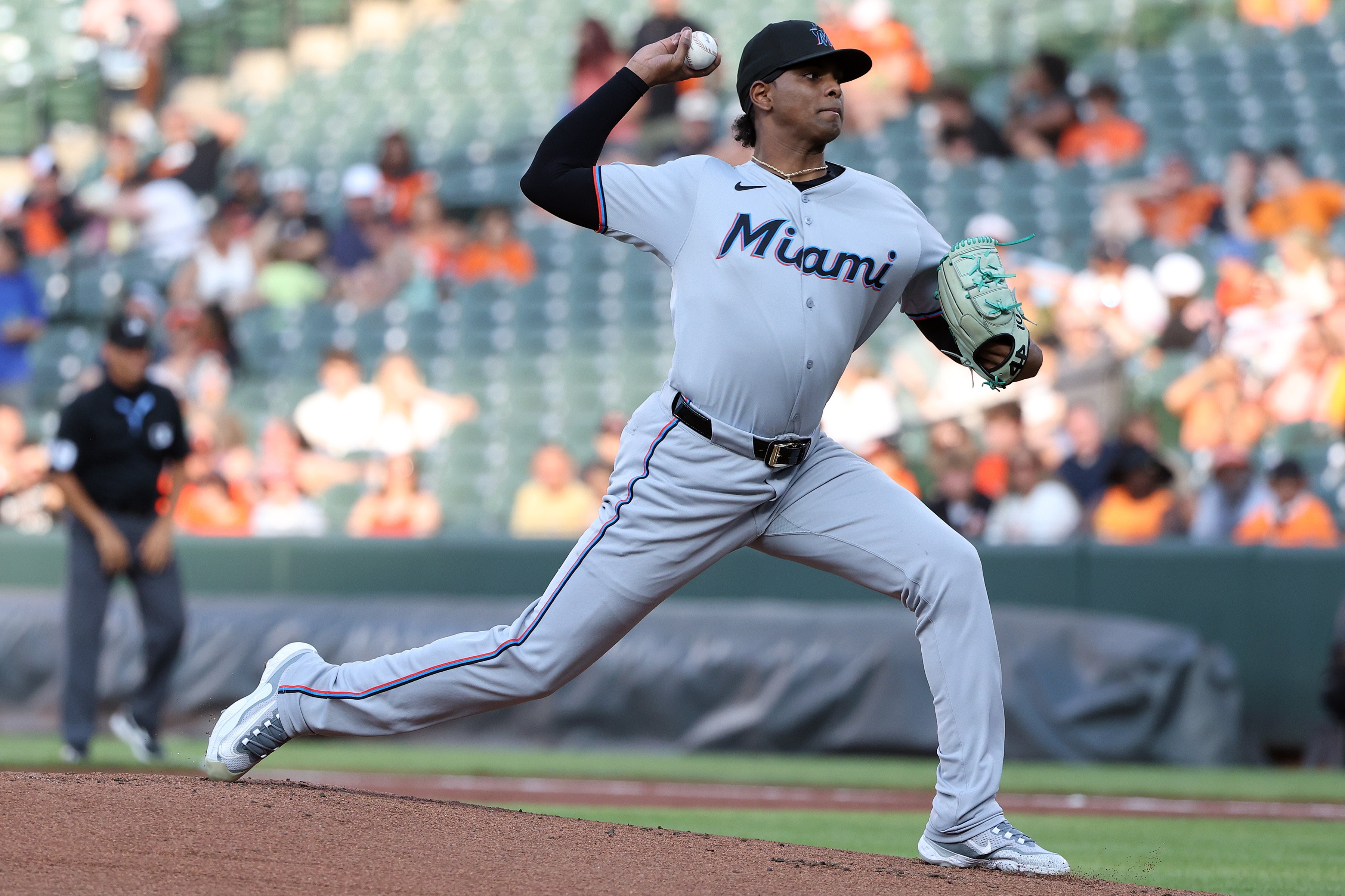 Cabrera goes down with elbow discomfort in Marlins’ third straight loss