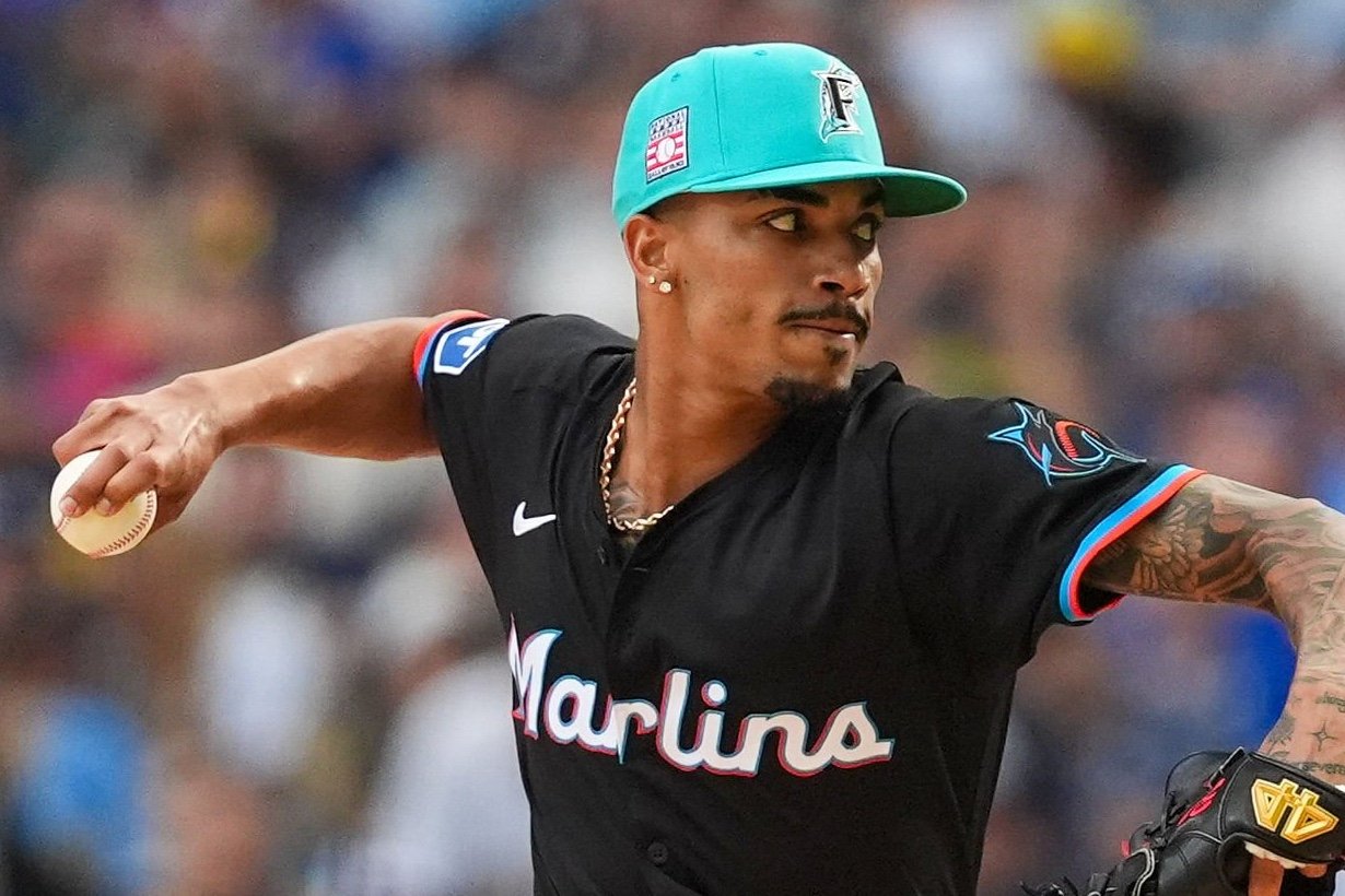 Marlins fielding interest in relievers Ronny Henriquez, Calvin Faucher