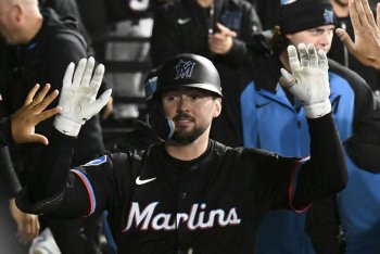 As Joe Mack nears MLB debut, would Marlins explore a Liam Hicks trade?