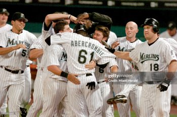 20-year Marliniversary: Errant throw completes comeback as Marlins walk-off Braves
