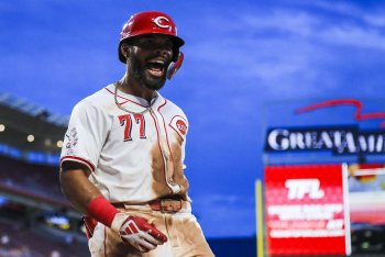 Marlins acquire Rece Hinds from Reds