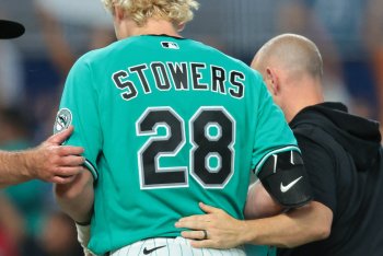 Kyle Stowers leaves blowout victory with hamstring discomfort